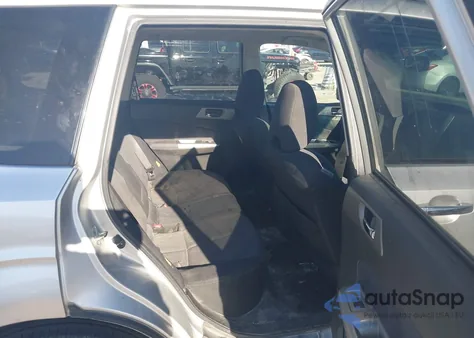 2010 Subaru Forester 2.5X Premium z USA, uszkodzony, nr VIN JF2SH6CCXAH910401